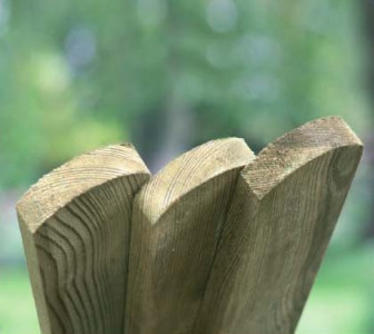 Round top pailing fence