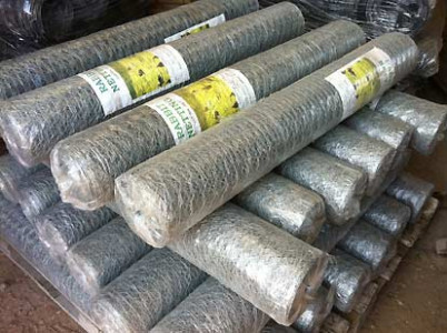 Wire fencing